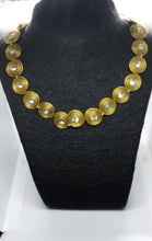 Carica l&#39;immagine nel visualizzatore di Gallery, HOW LOVELY COLLANA
