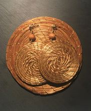Carica l&#39;immagine nel visualizzatore di Gallery, MEDALLION SPECIALE TRECCIA ORECCHINI