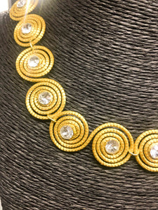 HOW LOVELY COLLANA