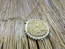 Carica l&#39;immagine nel visualizzatore di Gallery, ONENESS SUN COLLANA